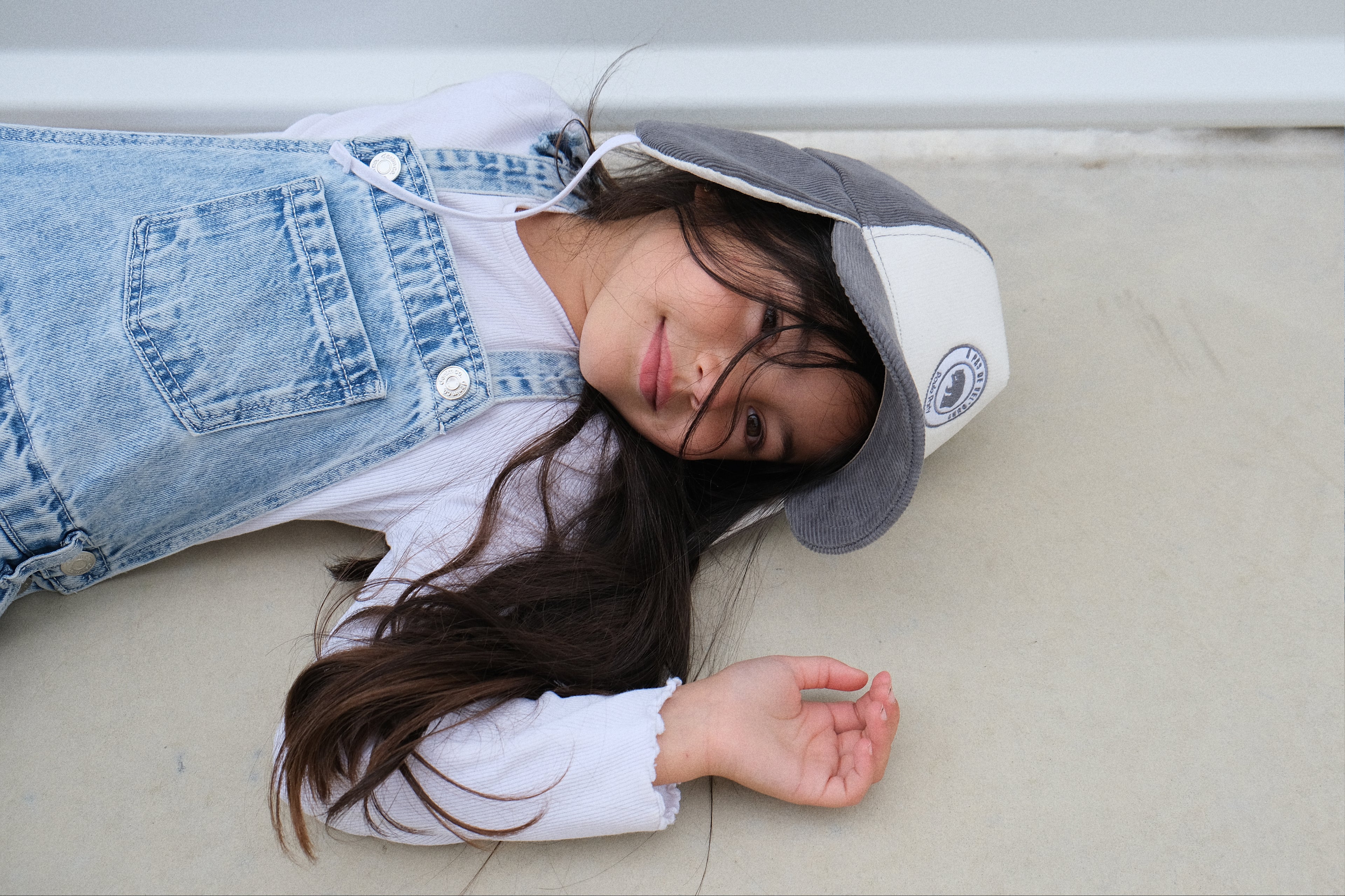 Casquette velours Pearl Grey avec cache-oreilles