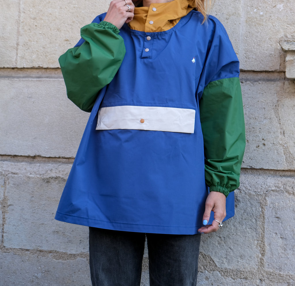 Poncho court Ash Blue