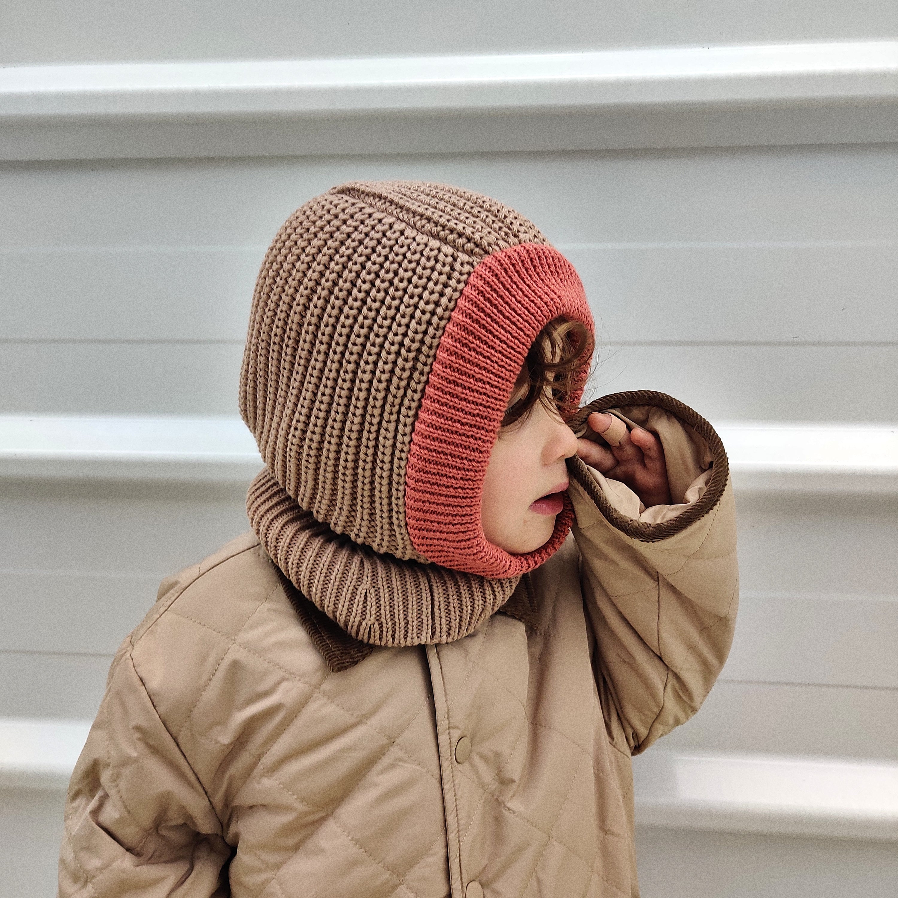 Cagoule marron et terracotta