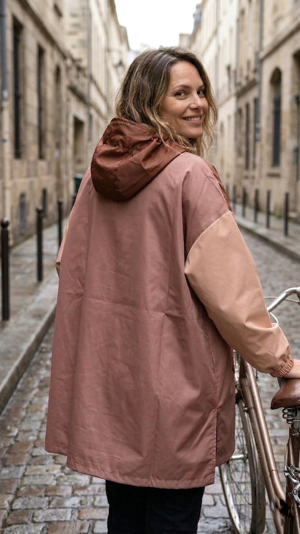 NEW- Poncho court Brown Blush