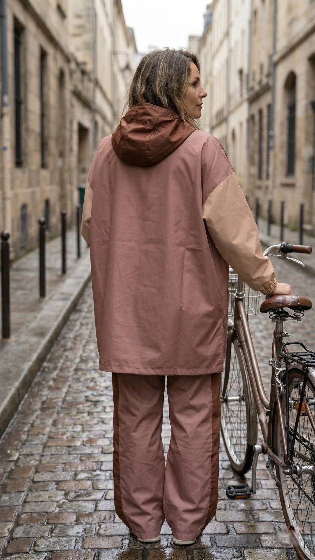 NEW- Poncho court Brown Blush