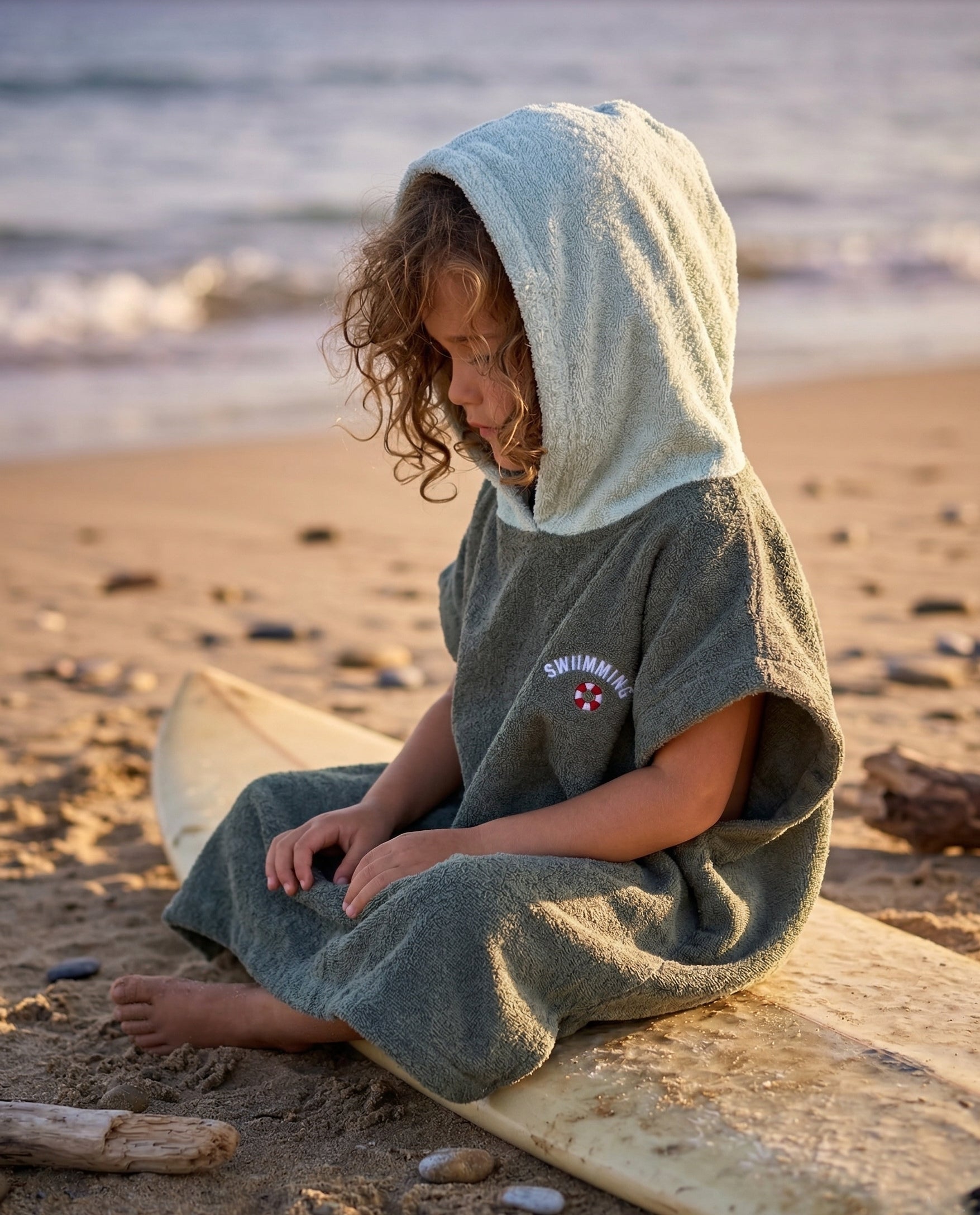 Poncho Kaki