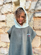 Poncho Kaki